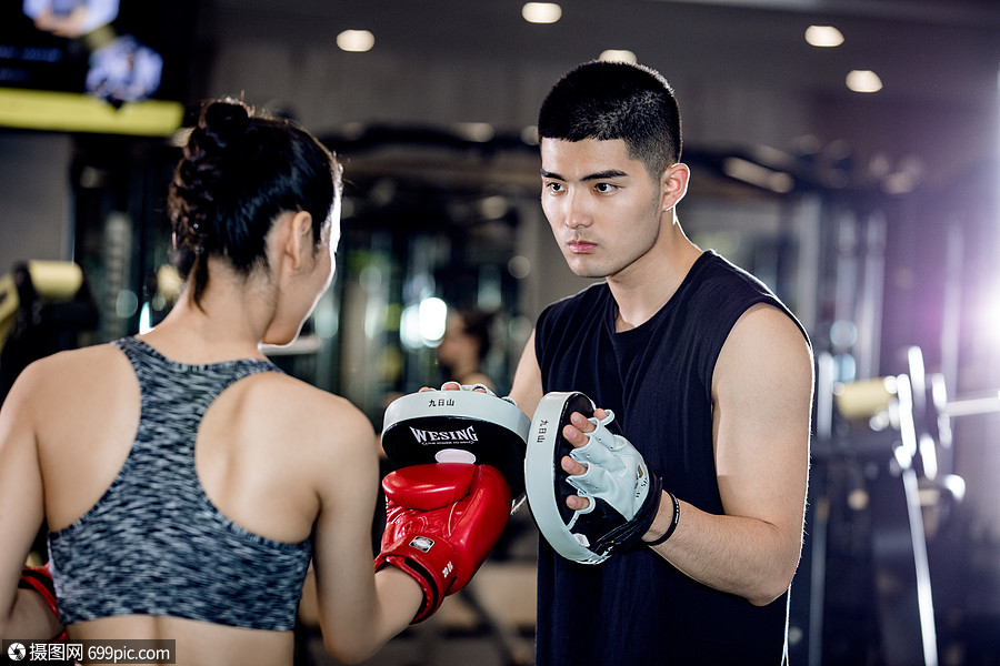 拳击运动男女训练健身