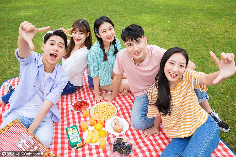 照片 青年生活 青年朋友聚会野餐.jpg