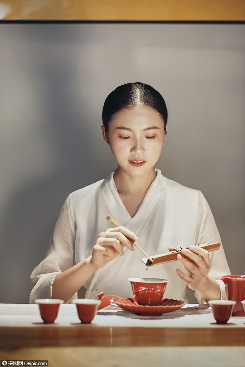 女性泡茶师禅意茶道