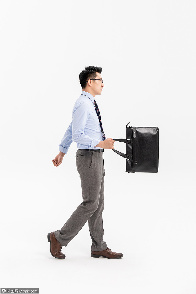 商务男性走路