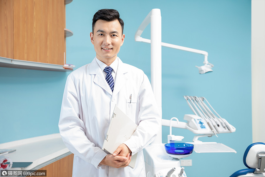 照片 职业形象 牙科诊所男医生.jpg