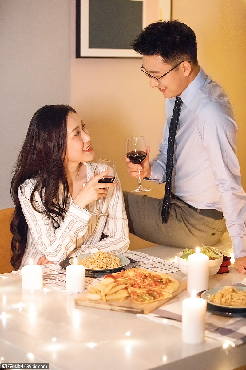 情侣烛光晚餐约会