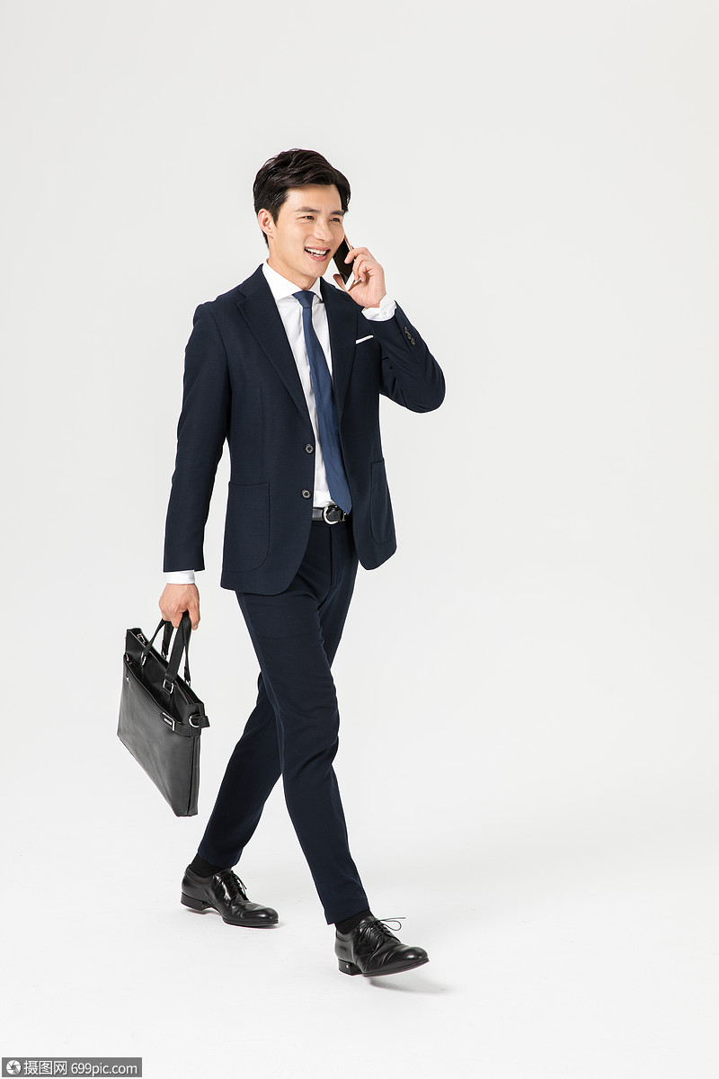 职场男白领打电话交谈手机人物