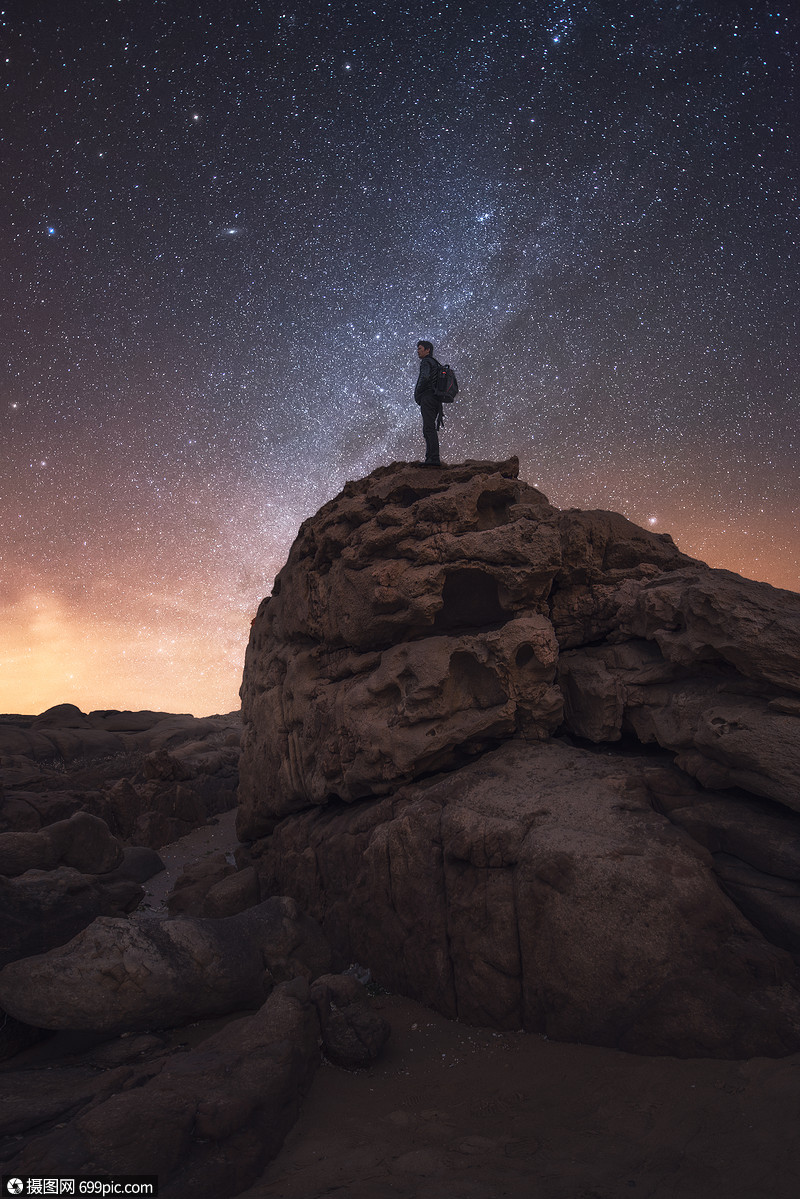 星空下的背包客
