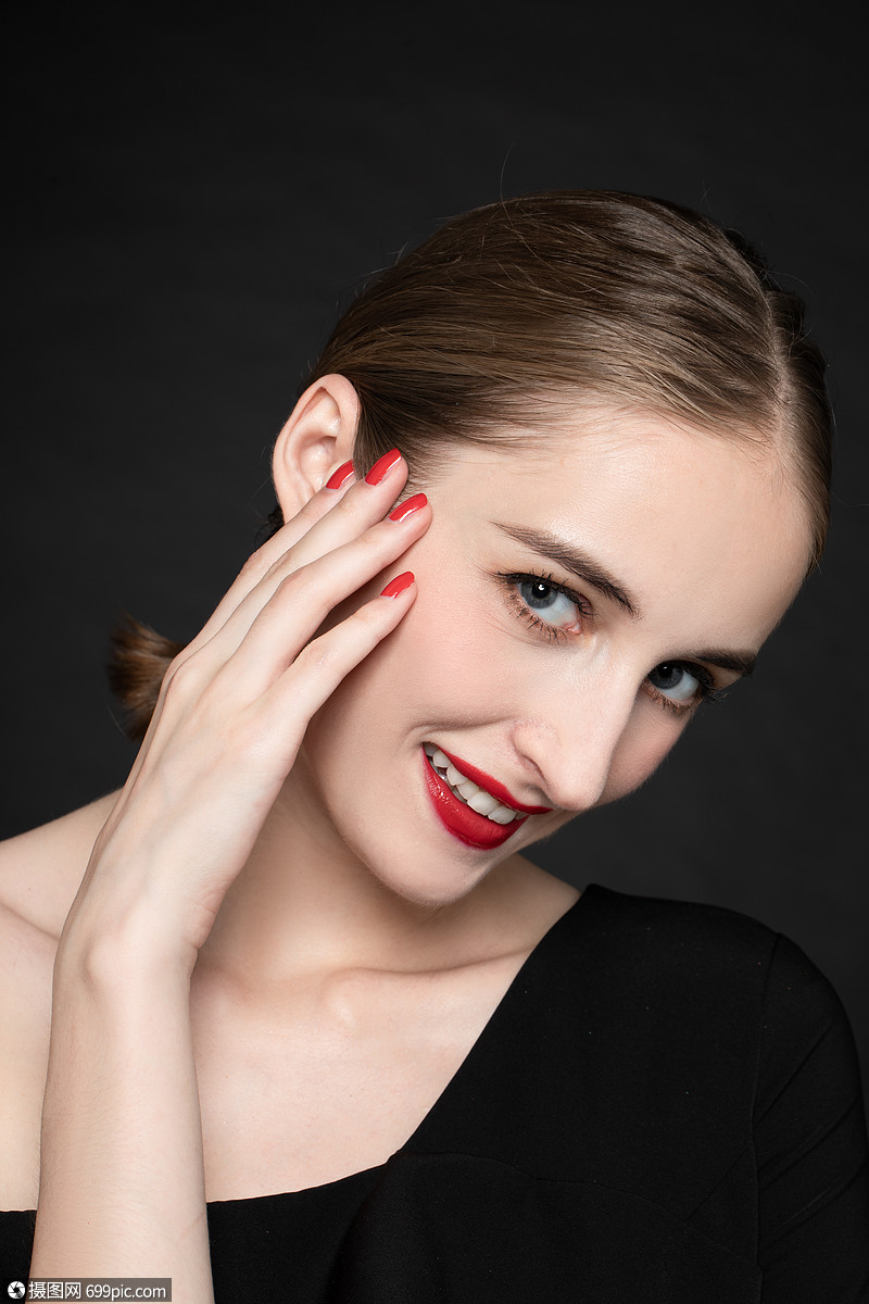 优雅女性面部手势外国人模特