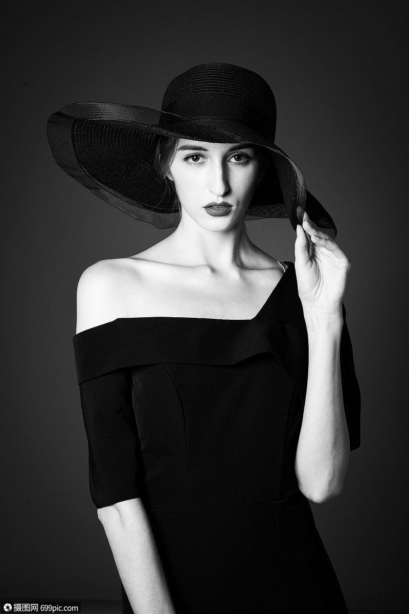外国优雅女性黑白人像