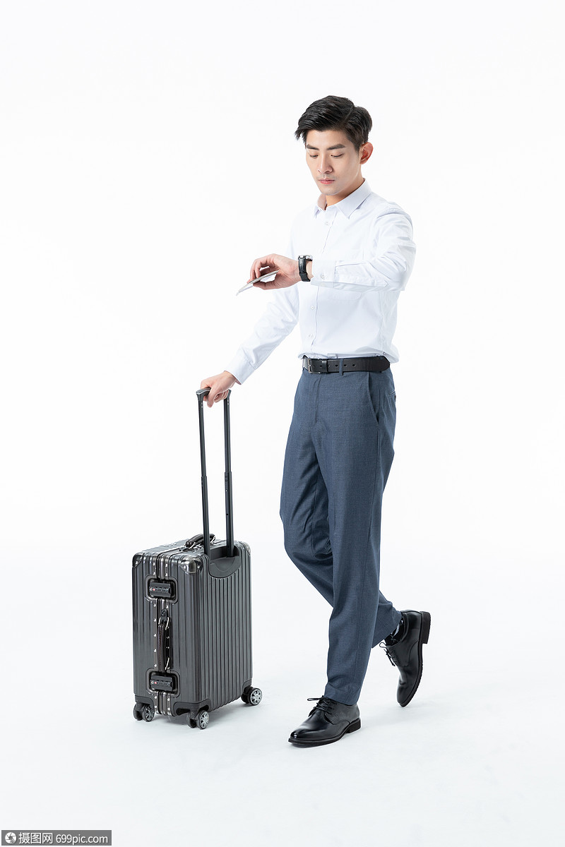 商务男性出差看时间