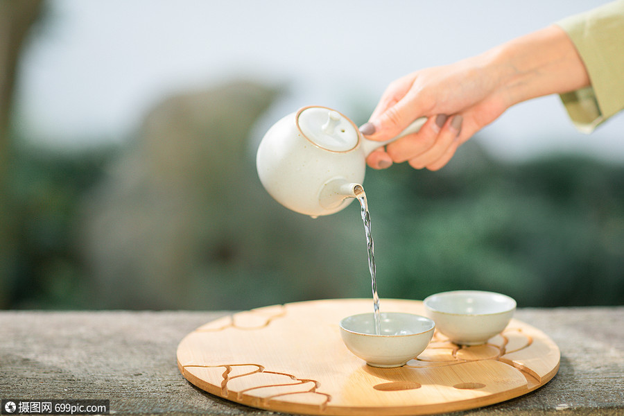 古风素衣美女泡茶人物中国风