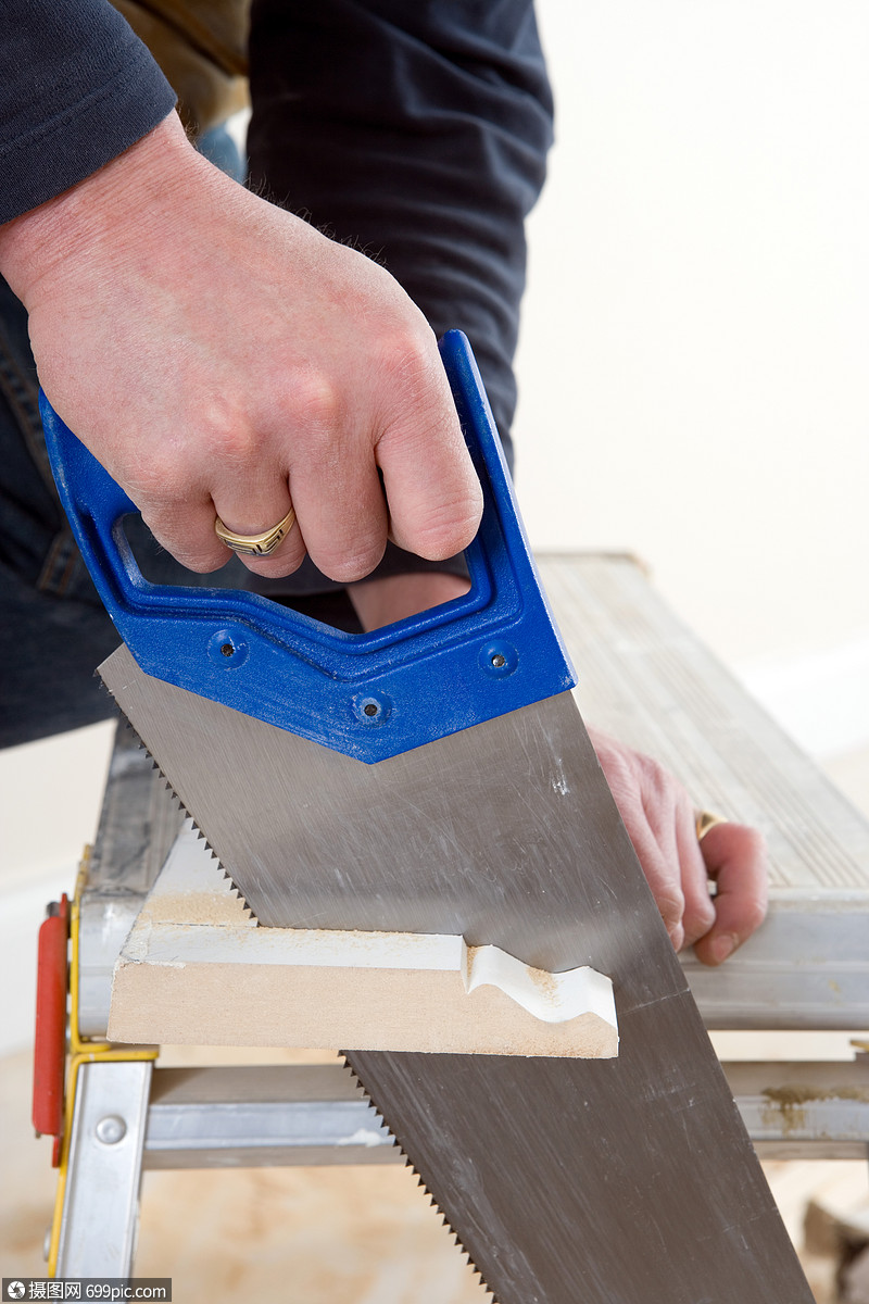 锯木头的木匠