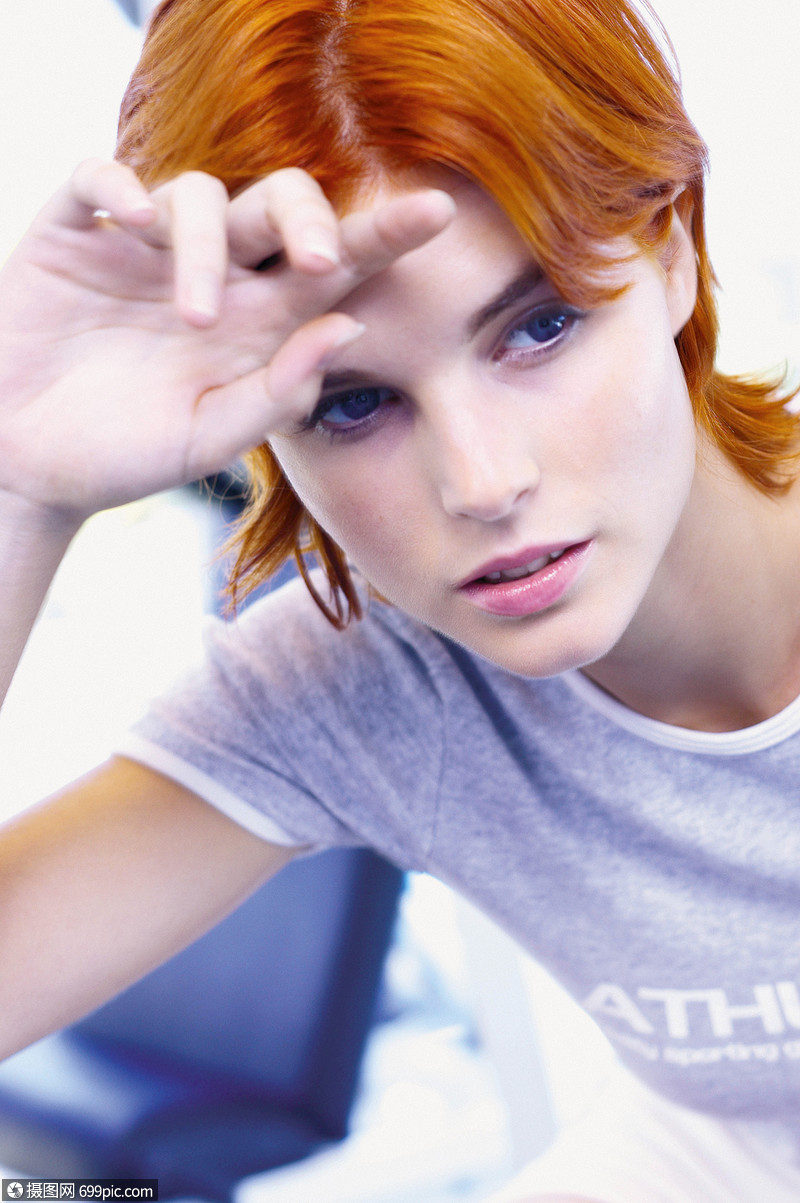 女人上半身特写