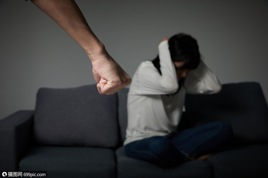 家庭暴力吵架打架图片