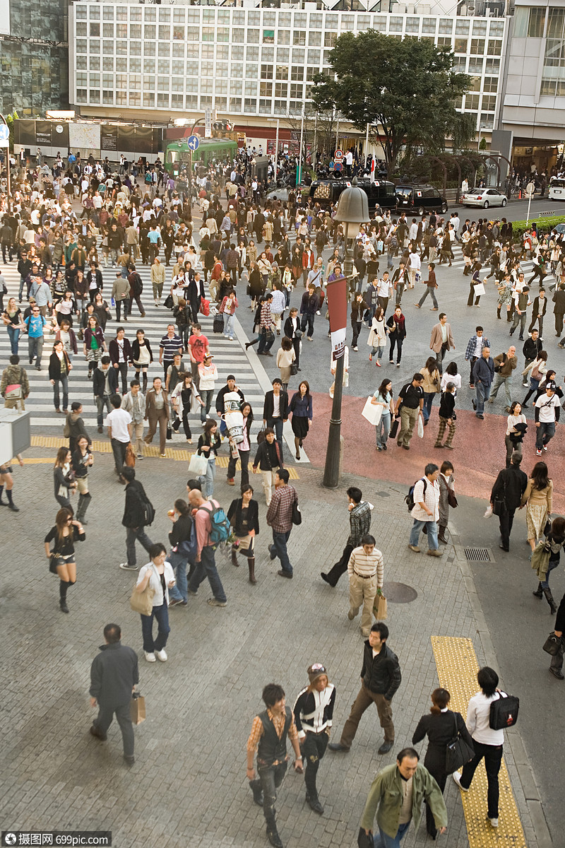 东京人行横道上的人