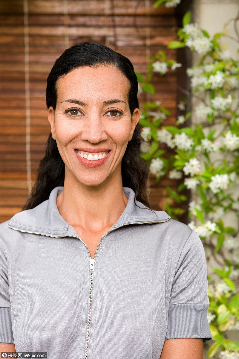 女人微笑的肖像