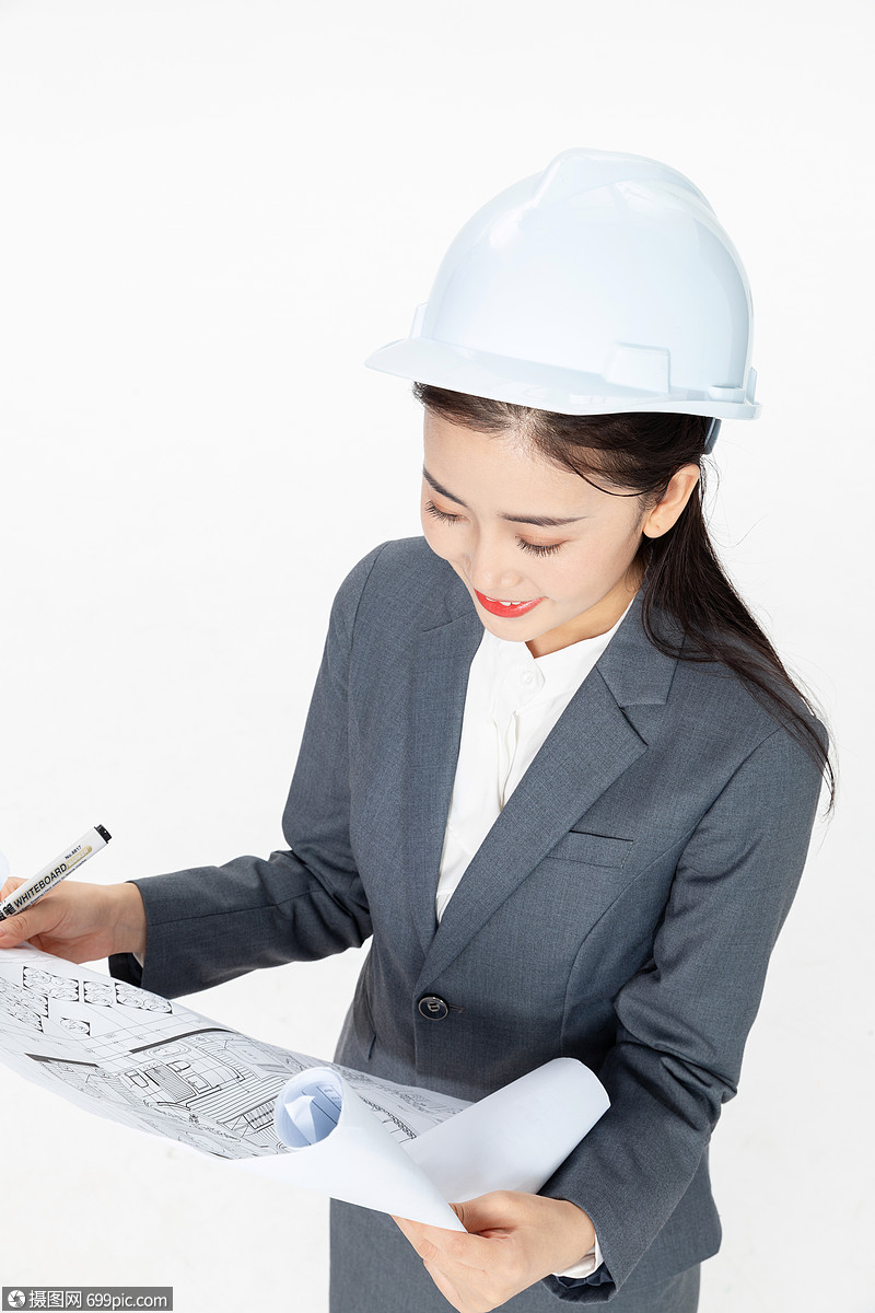 女性建筑工程师看图纸白领建筑业