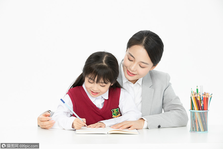 家庭教师辅导学生功课