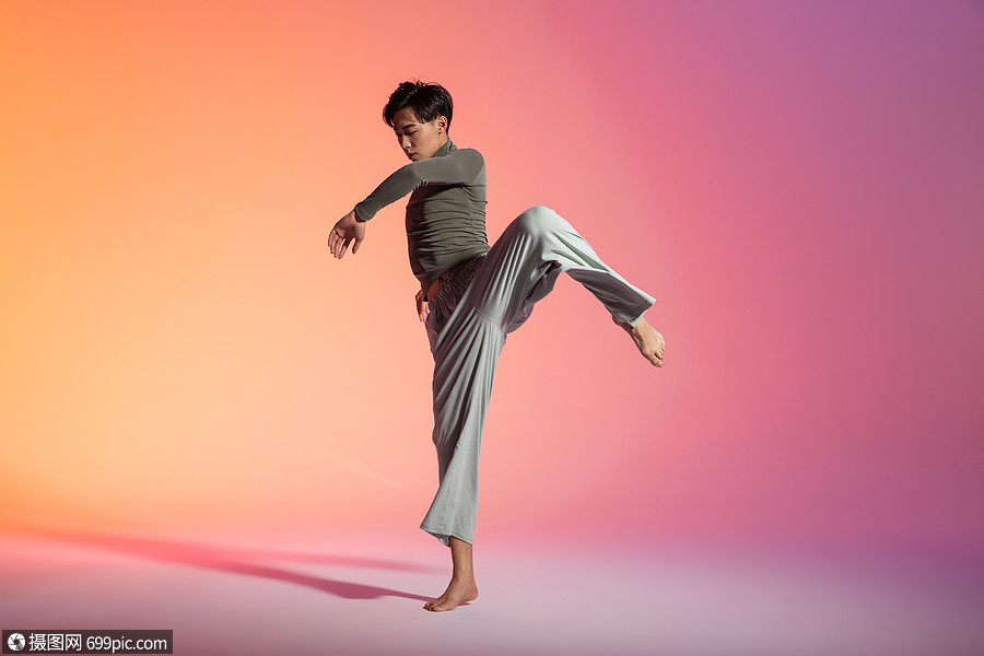 国内十大青年男舞蹈家图片