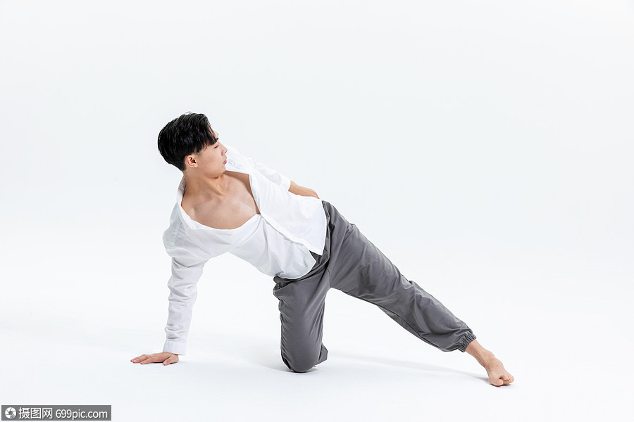 男性舞者舞蹈动作现代舞中国人