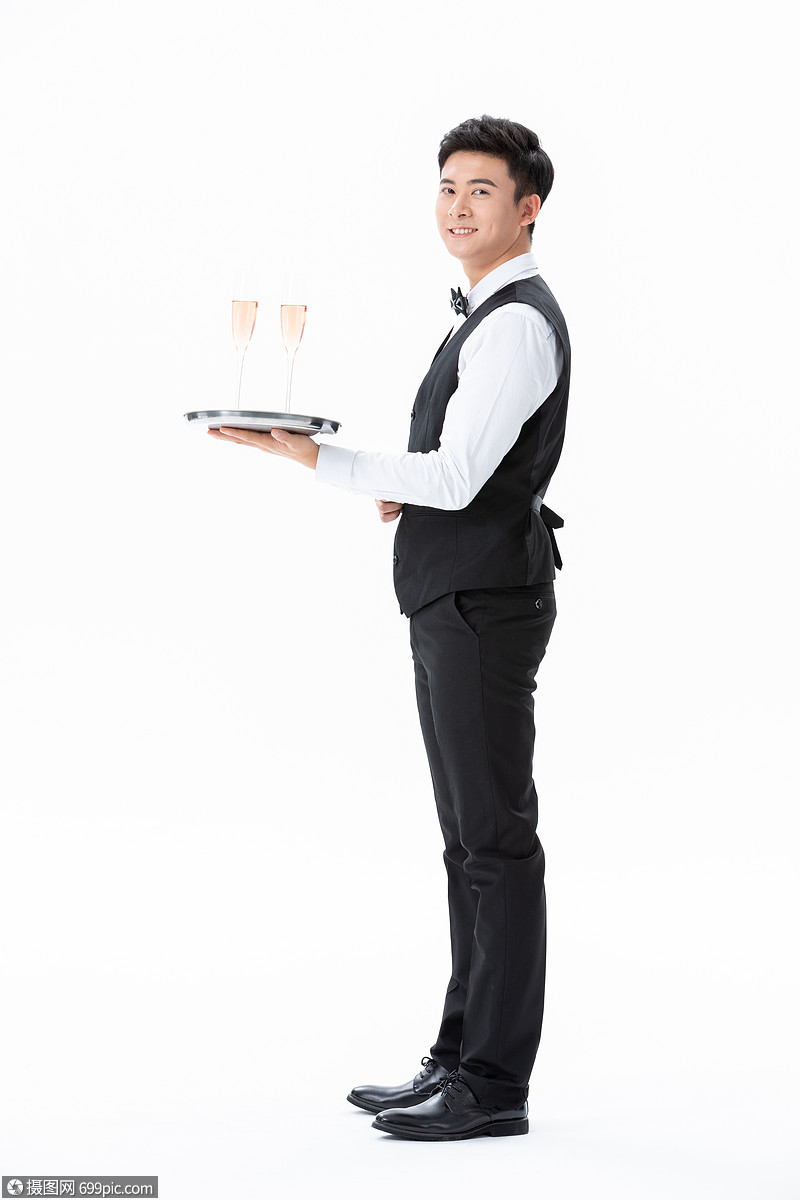 手捧香槟杯服务的男性服务员人物服务生