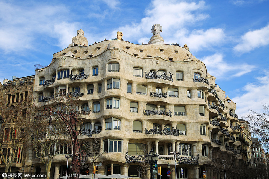 高迪著名建筑作品巴塞罗那米拉之家景点公寓