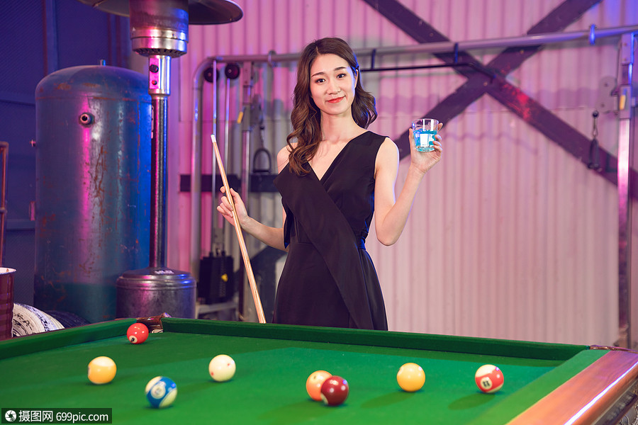 打桌球的青年女性亚洲人人物