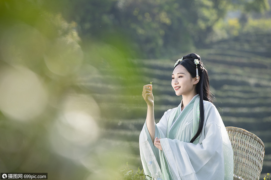 汉服古装美女背茶篓采茶采茶女中国人