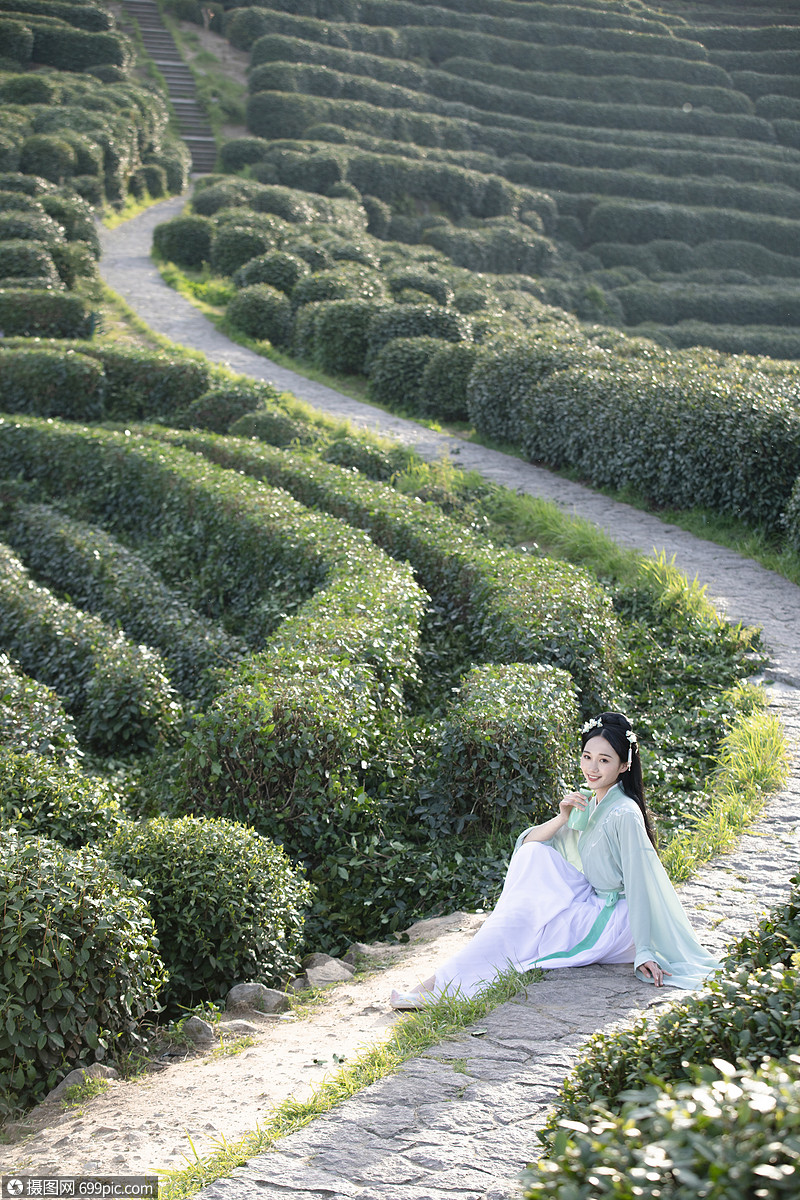 唯美古风女子饮茶图片图片