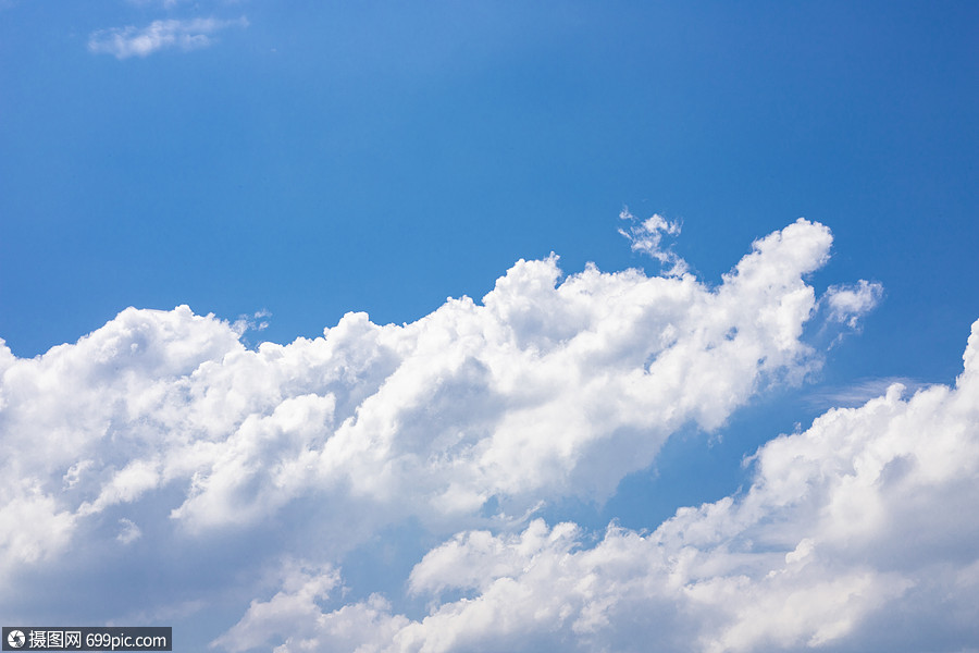 蓝天白云晴天天空图片