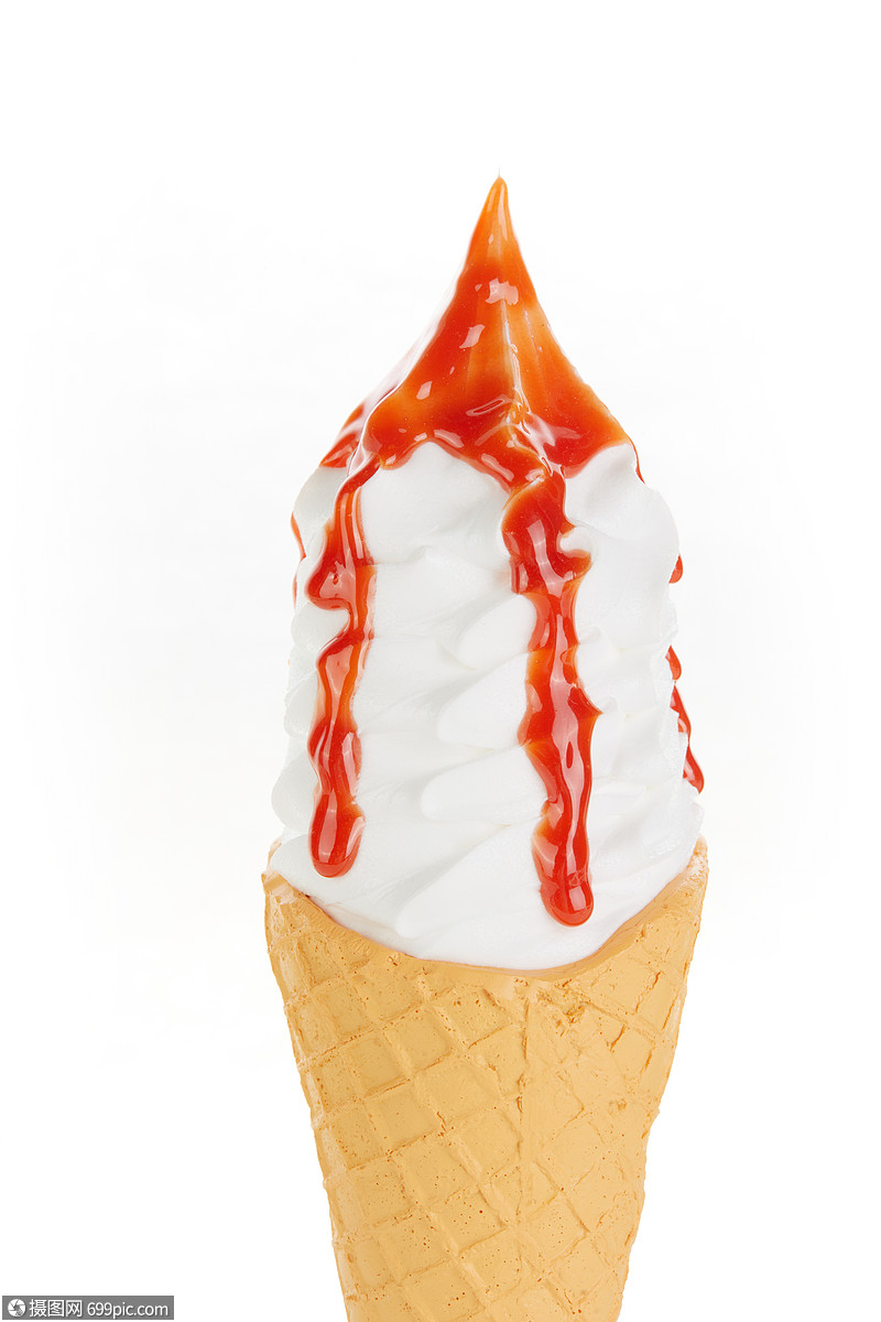 草莓味冰淇淋甜筒