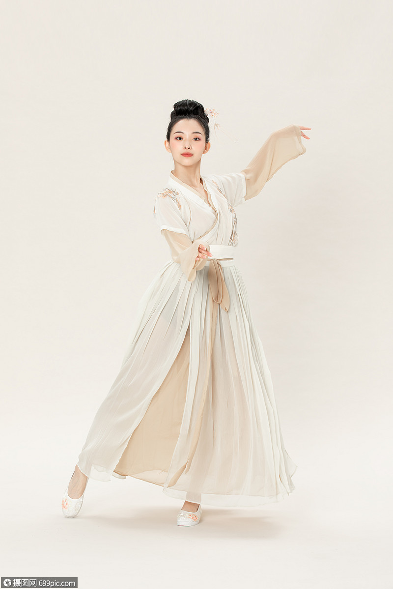 汉服古风美女跳古典舞复古优雅