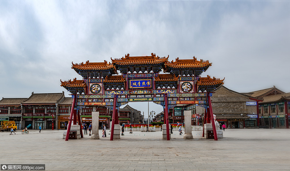 照片 建筑空间 呼和浩特大召广场牌楼.jpg