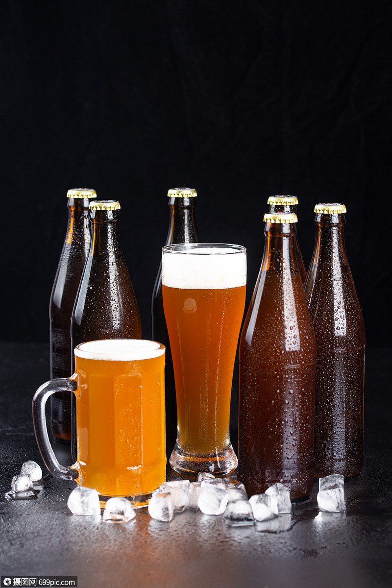 冰镇黑色小麦啤酒