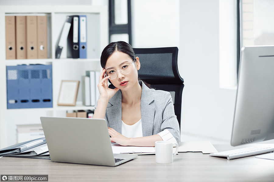 白领商务女性职场工作压力