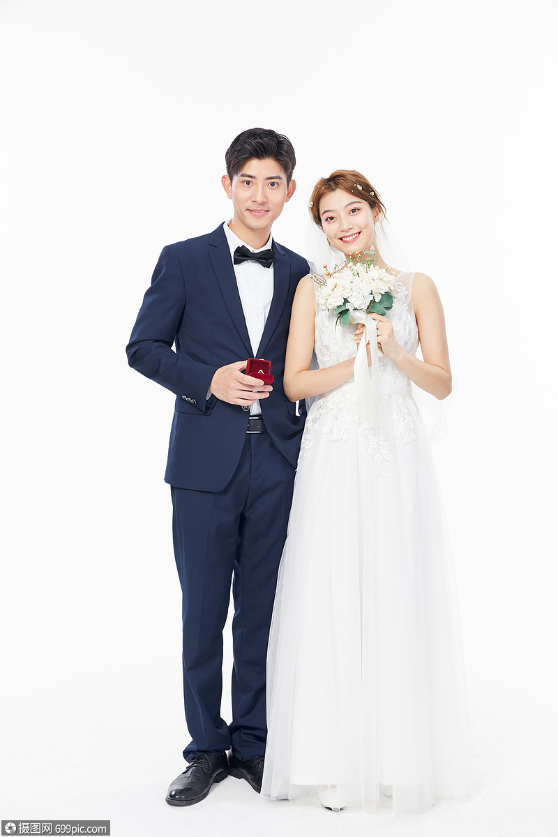 年轻情侣婚纱照