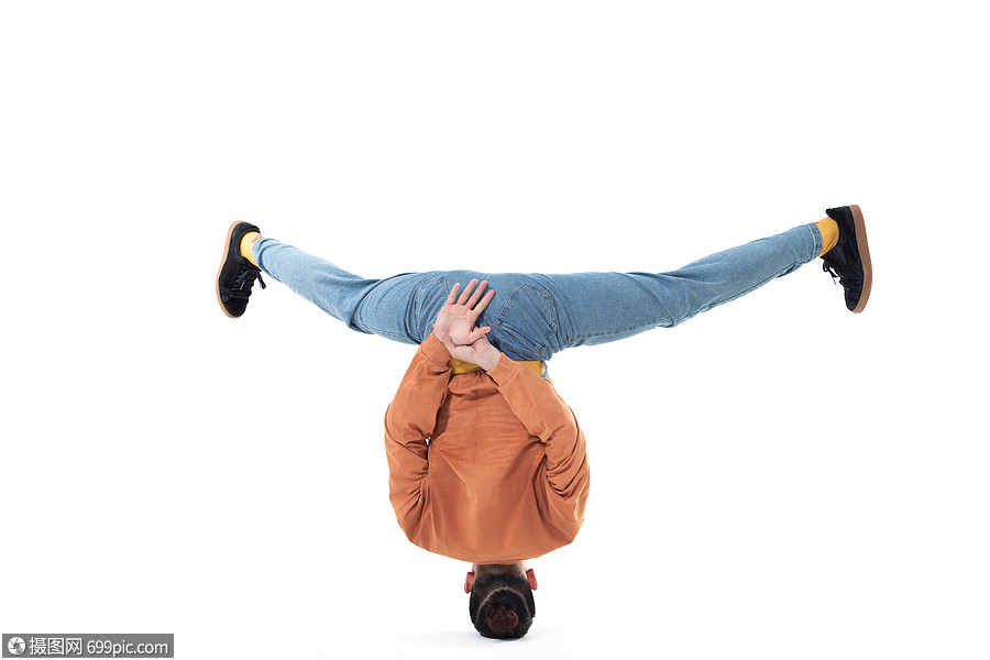 年轻街舞男生头转动作人物地板舞