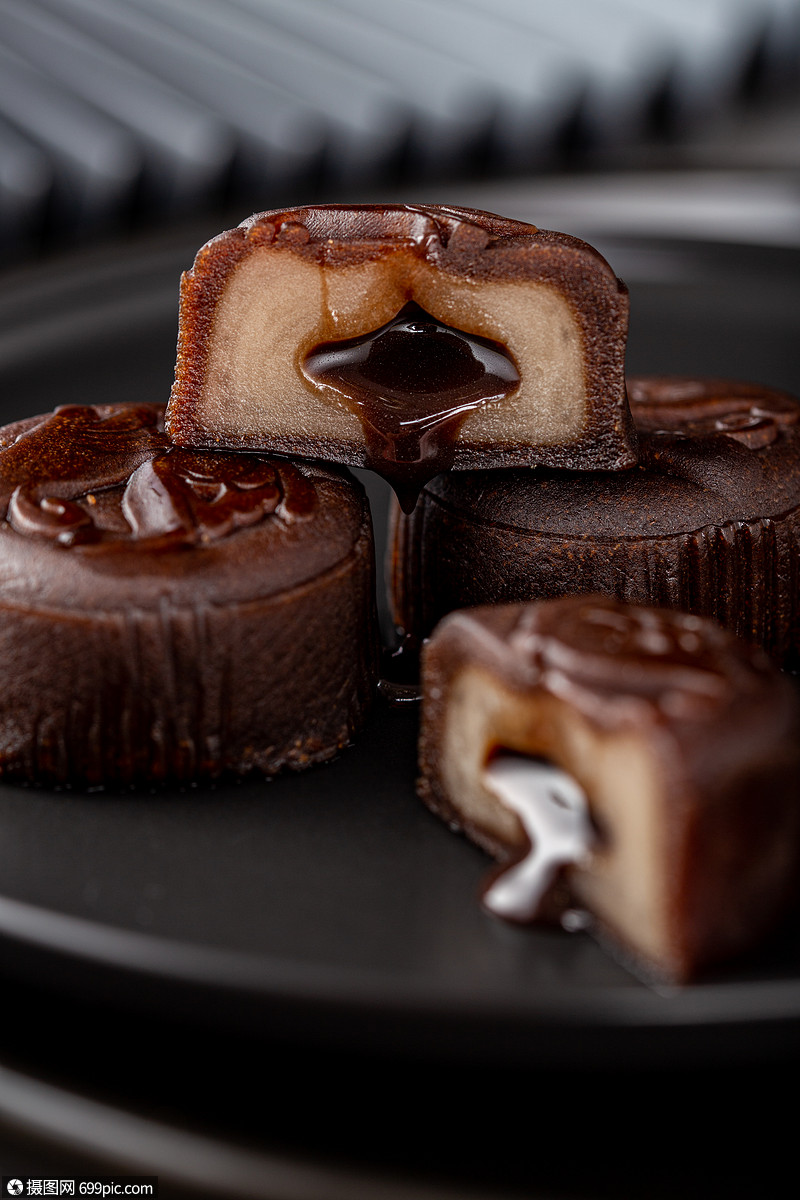 新派月饼流心巧克力月饼