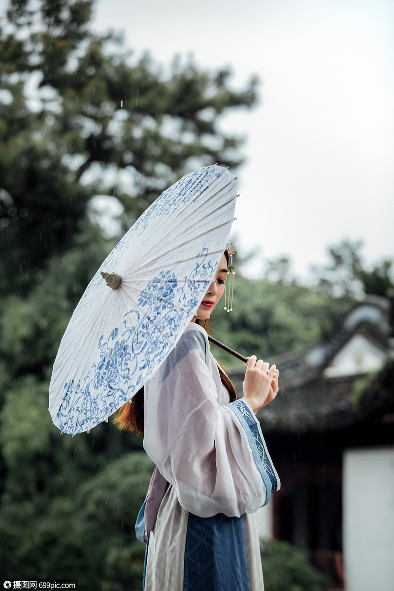 烟雨江南女子打伞图片图片