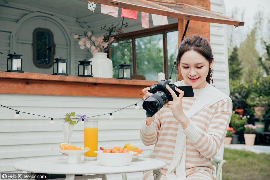 美食博主拍照分享美食美女人物