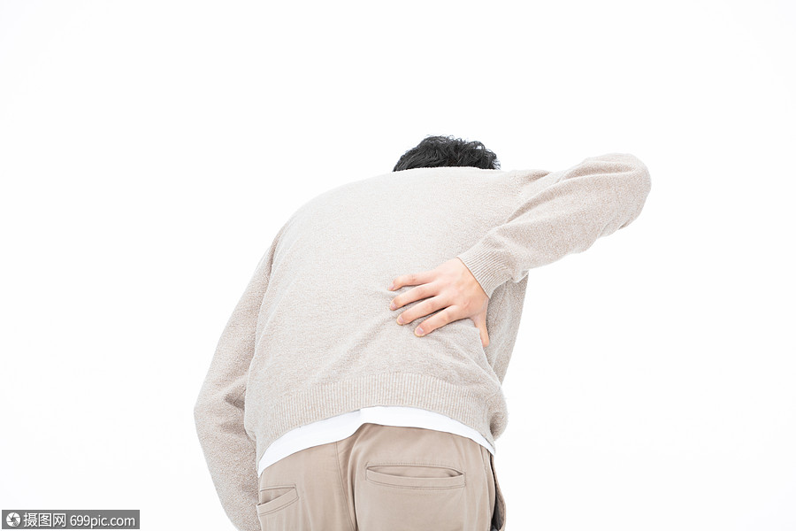成年男性身体不舒服腰疼不舒服的人疲劳
