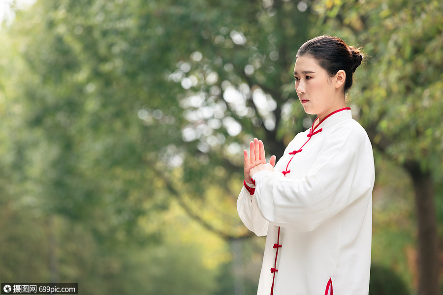 女士标准抱拳礼图片