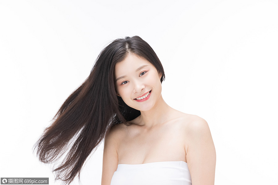 美女展示丝滑的秀发