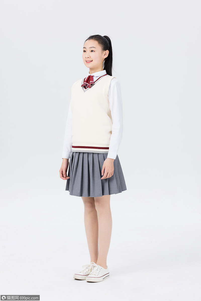 穿校服的中学生可爱形象女孩知识